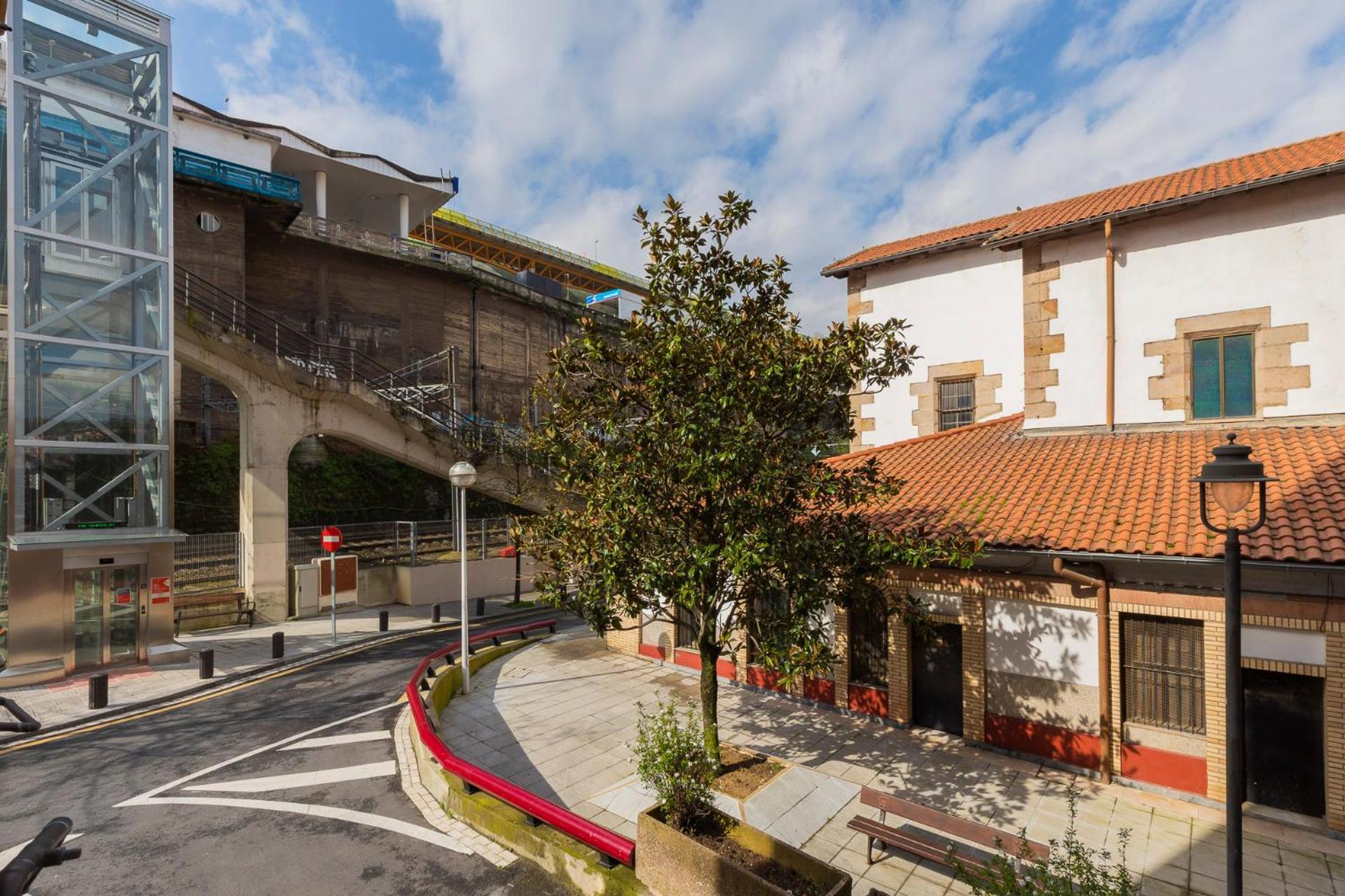 Akomodat En Apartamento Luminoso Junto Al Paseo De La Ria Bilbao Esterno foto